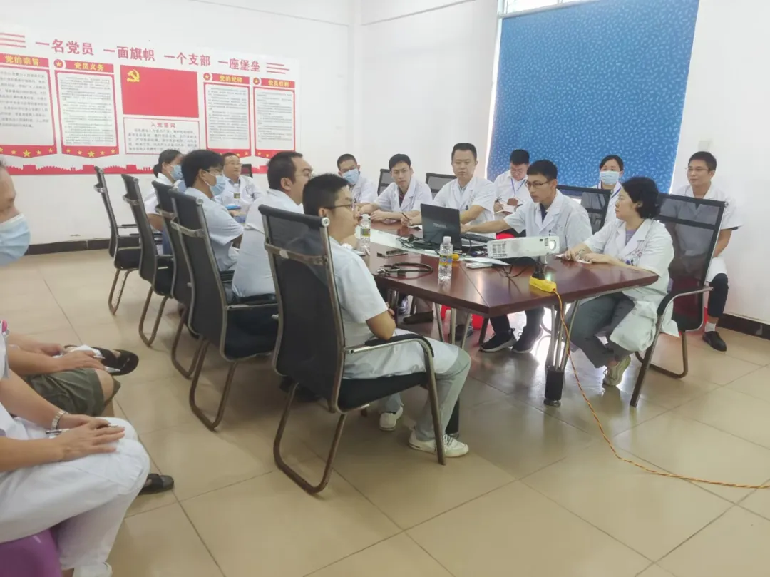 【MDT會(huì)診】多學(xué)科聯(lián)合會(huì)診，為4級(jí)手術(shù)患者提供全方位醫(yī)療評(píng)估及快速康復(fù)之路