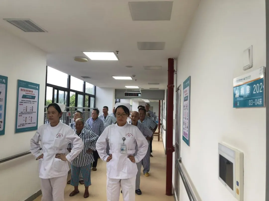 呼吸更健康，生活更美好| 海南省人民醫(yī)院定安分院呼吸與危重癥醫(yī)學(xué)科肺康復(fù)訓(xùn)練活動(dòng)圓滿舉行