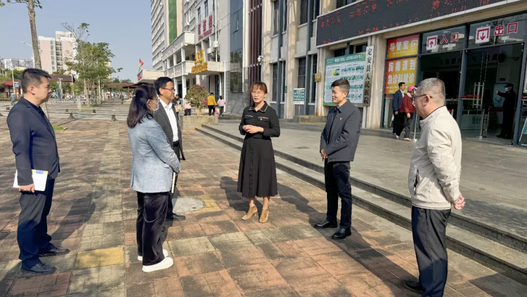 定安縣委常委、副縣長陳小燕率隊到我院開展節(jié)后走訪慰問，并寄予殷切期望