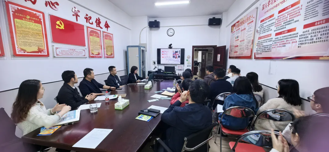 守護健康路 科普踐醫(yī)心丨免費篩查+專家咨詢！海南省人民醫(yī)院定安分院為機關(guān)干部送上“健康禮包”