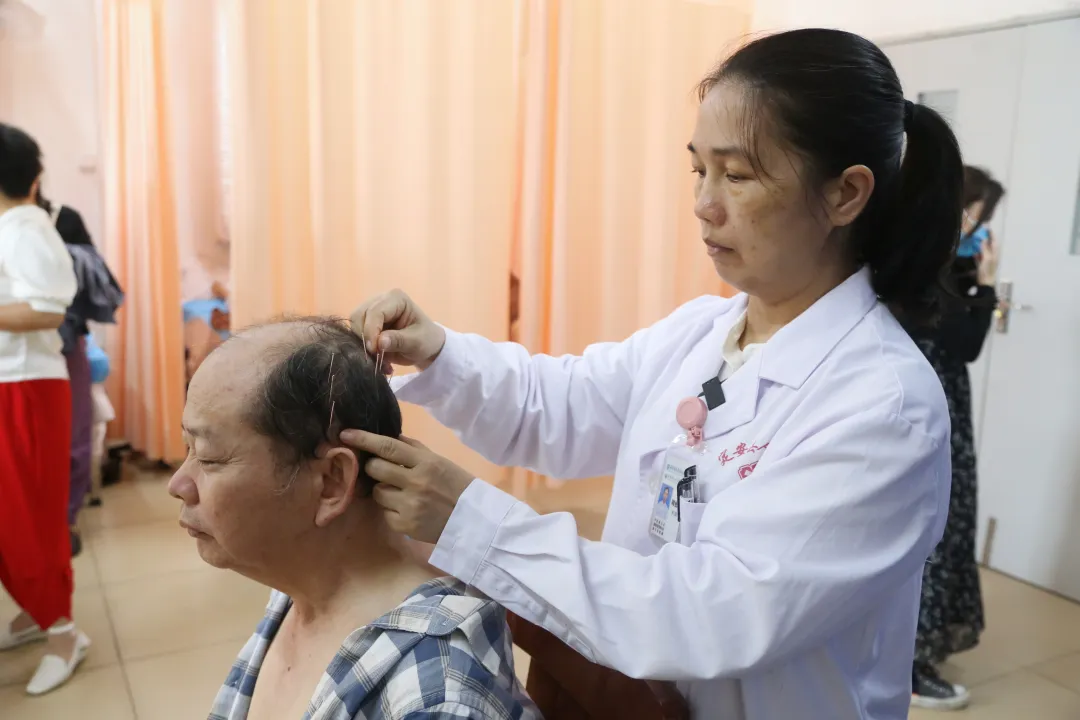 定安名醫(yī)丨周松晶：扎根基層守初心 仁心仁術(shù)鑄醫(yī)魂